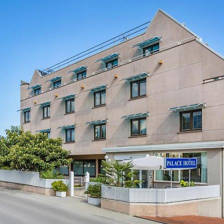 Aviano Palace Hotel ภายนอก รูปภาพ