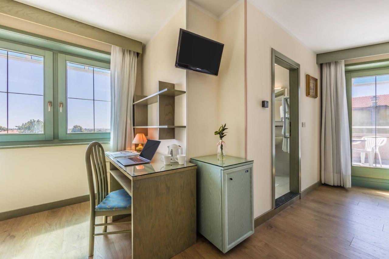 Aviano Palace Hotel ภายนอก รูปภาพ