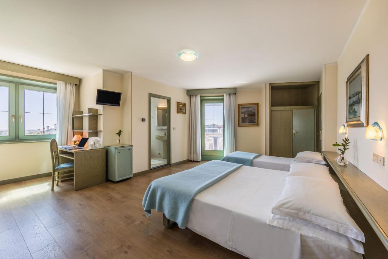 Aviano Palace Hotel ภายนอก รูปภาพ